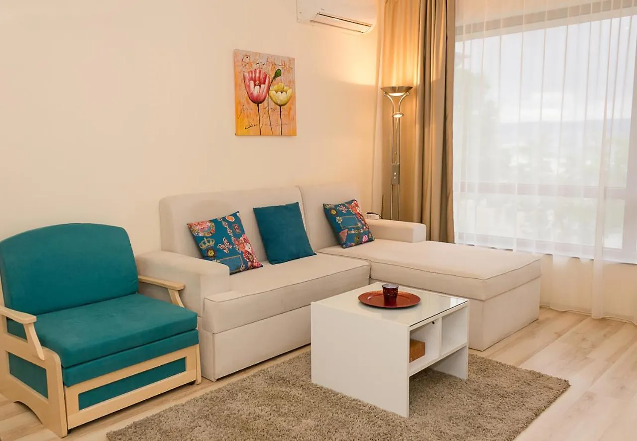 Coastal 1Bd Flat With Pool & Parking Apartment Varna